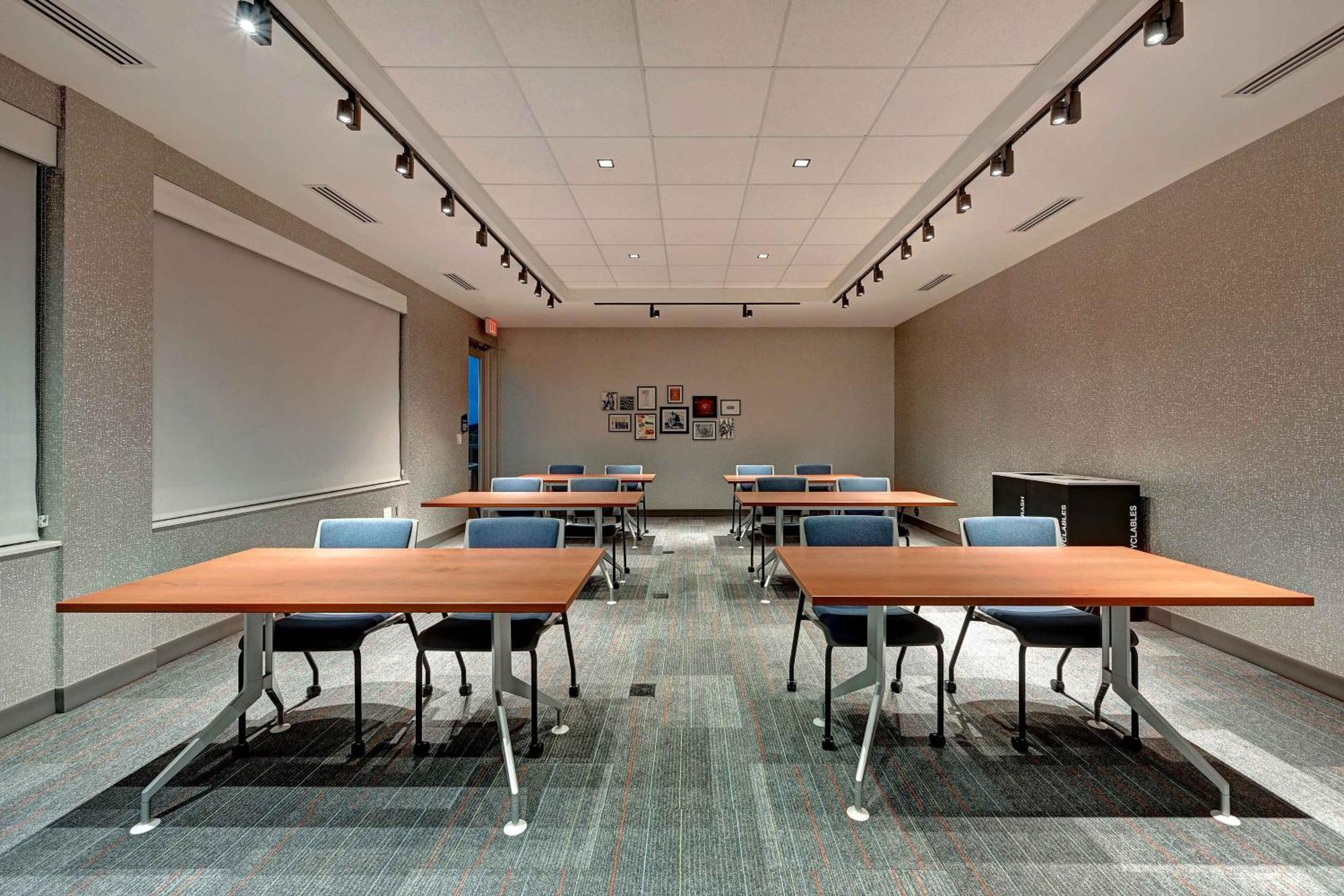 Aloft Mooresville Bagian luar foto