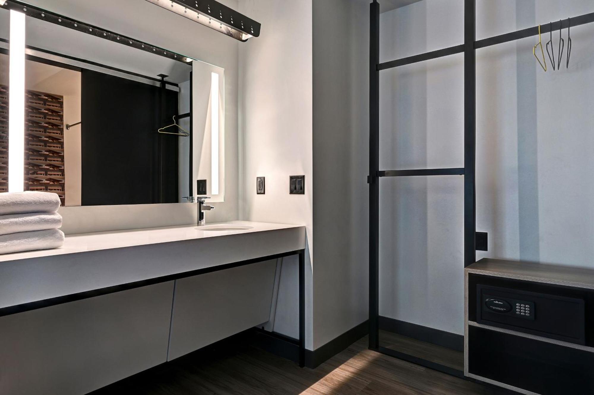 Aloft Mooresville Bagian luar foto